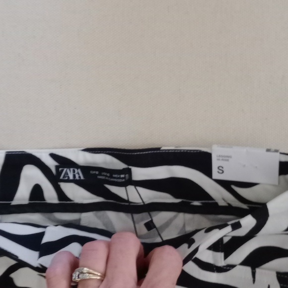 BNWT Zara zebra print stretchy high rise leggings /pants size small - Picture 2 of 5